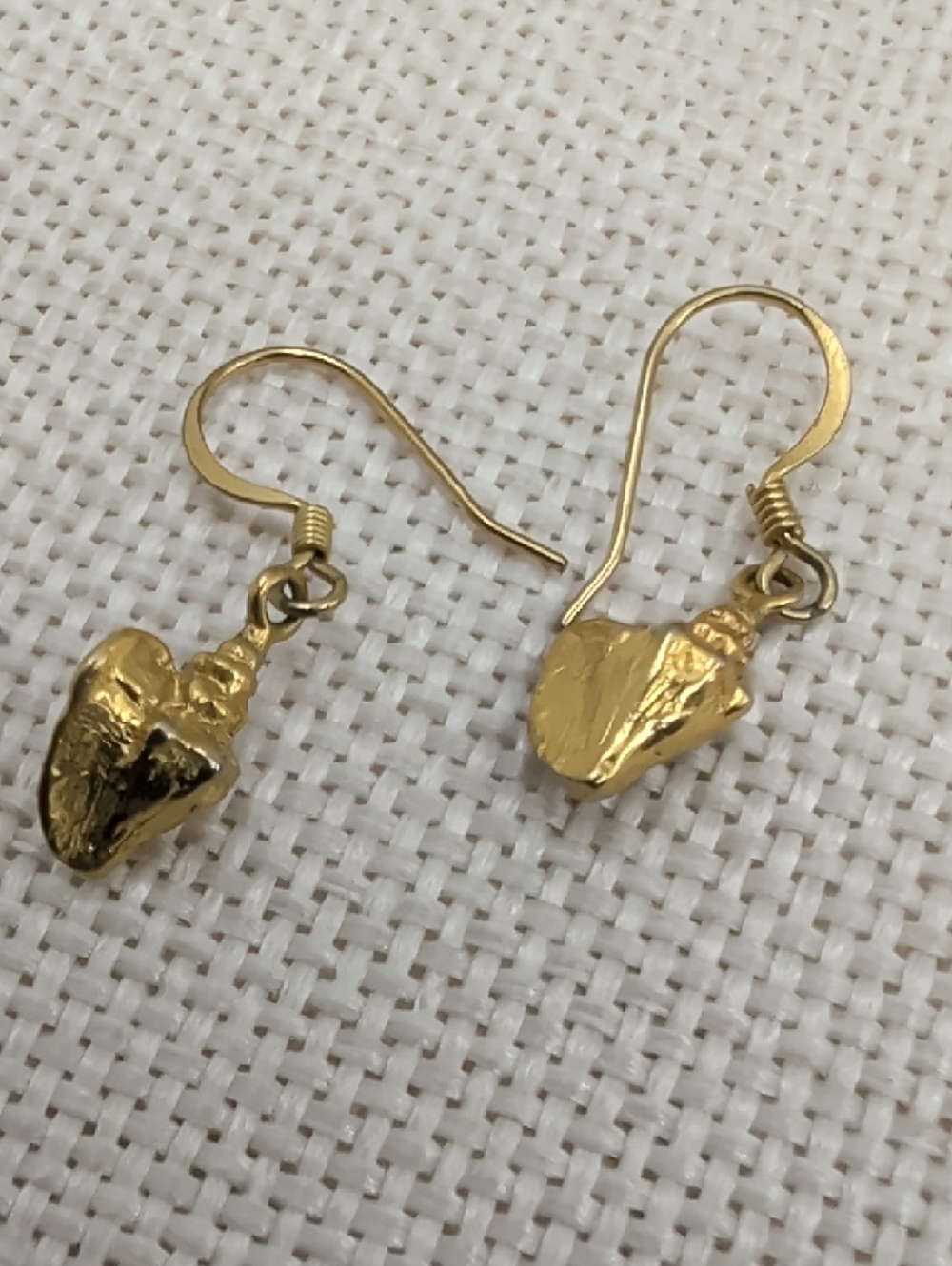Vintage Gold Tone Conch Shell Dangle Earrings Coastal Estate Jewelry - Picture 6 of 17